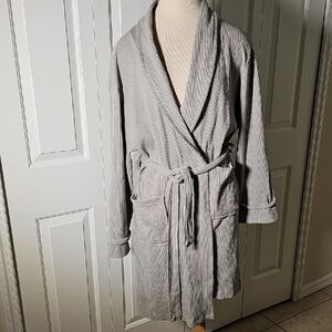 Gray Robe with Belt. Waffle Fabriv. One Size Pockets Tie Machine Wash.